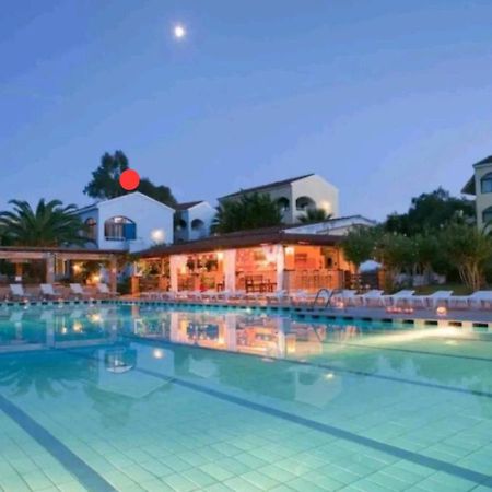 Govino Bay Luxury Beach Loft Apartment Danilia Екстериор снимка